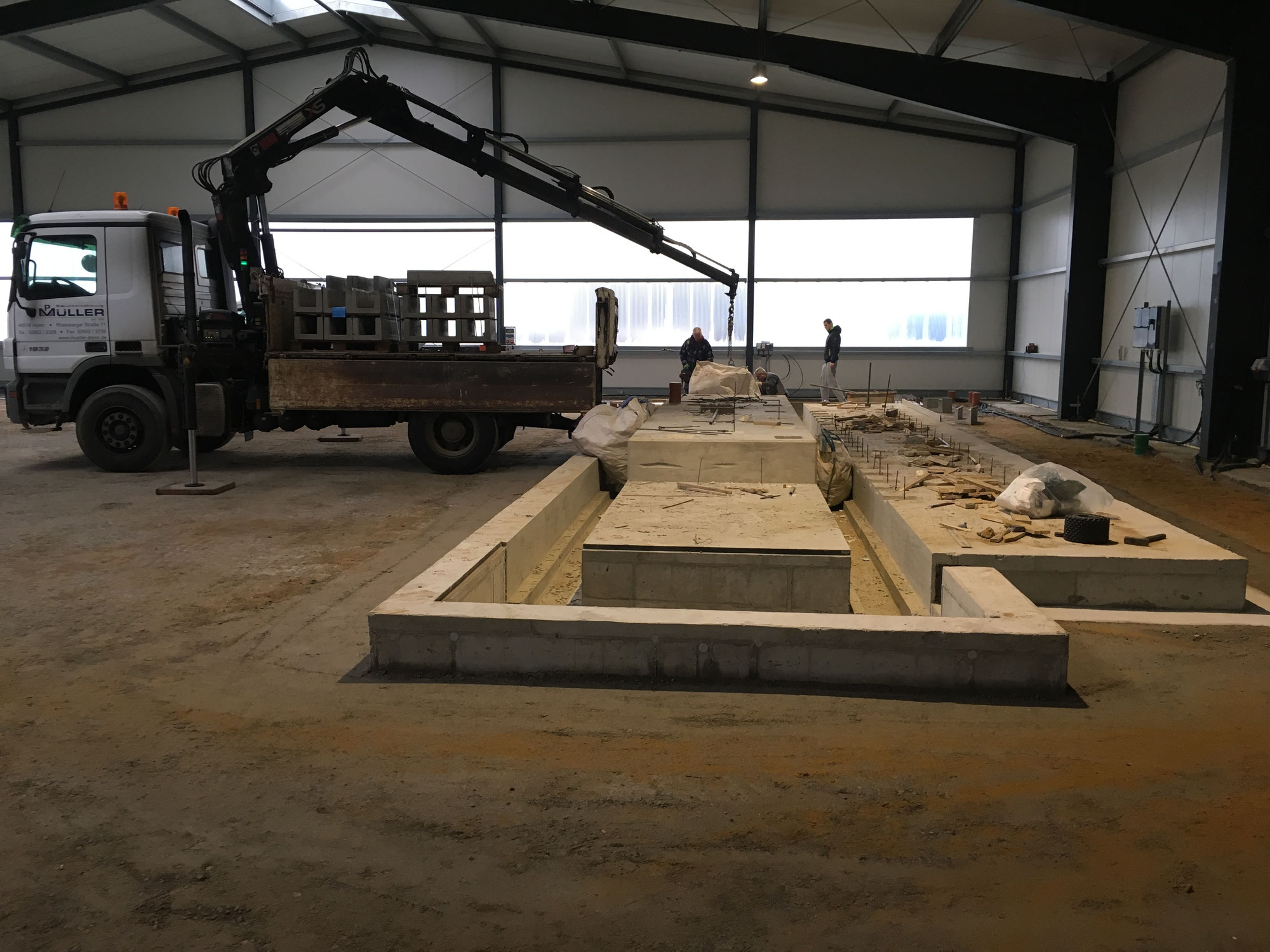 Impressionen – Aufbau des Maschinenfundaments